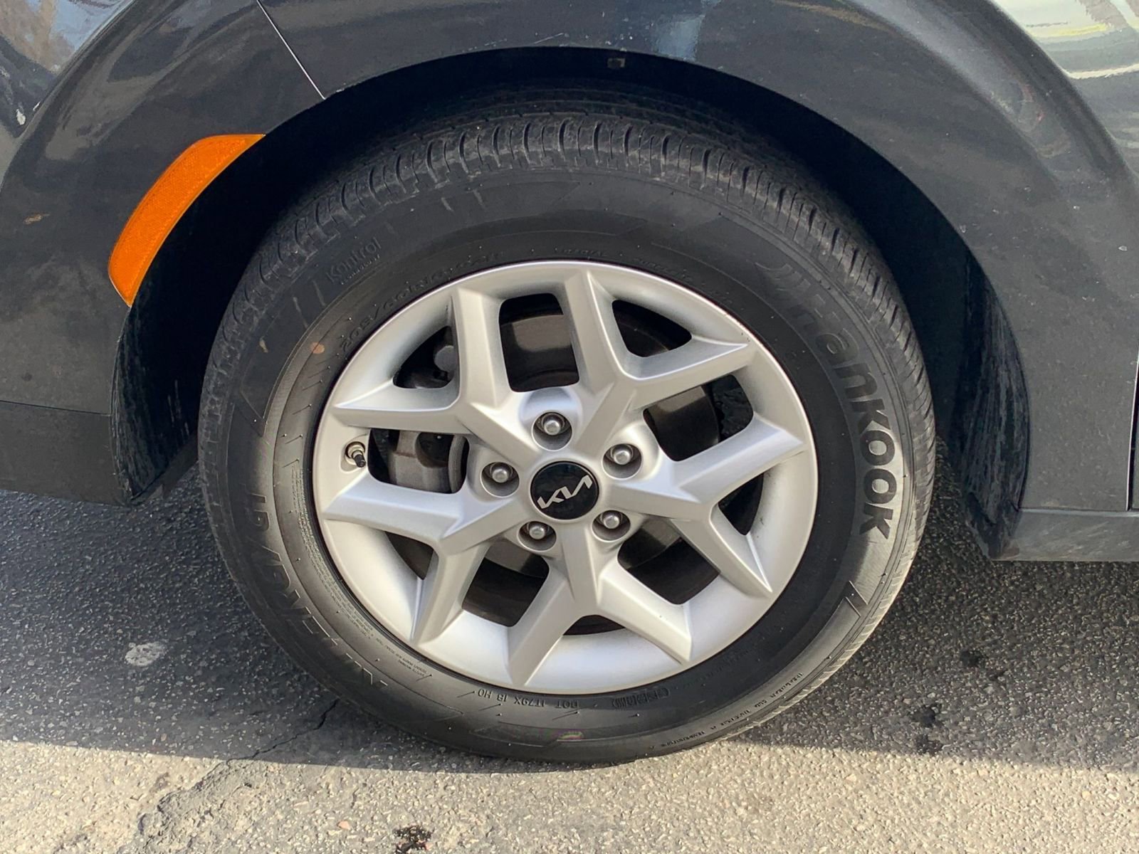 Used 2025 Kia Soul LX w/ LX Technology Package image 28