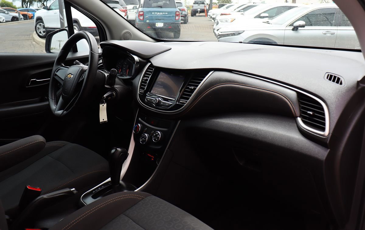 Used 2020 Chevrolet Trax LS FWD image 35