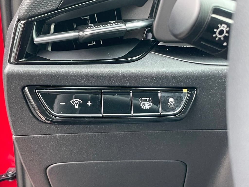 New 2026 Kia Niro LX FWD image 12