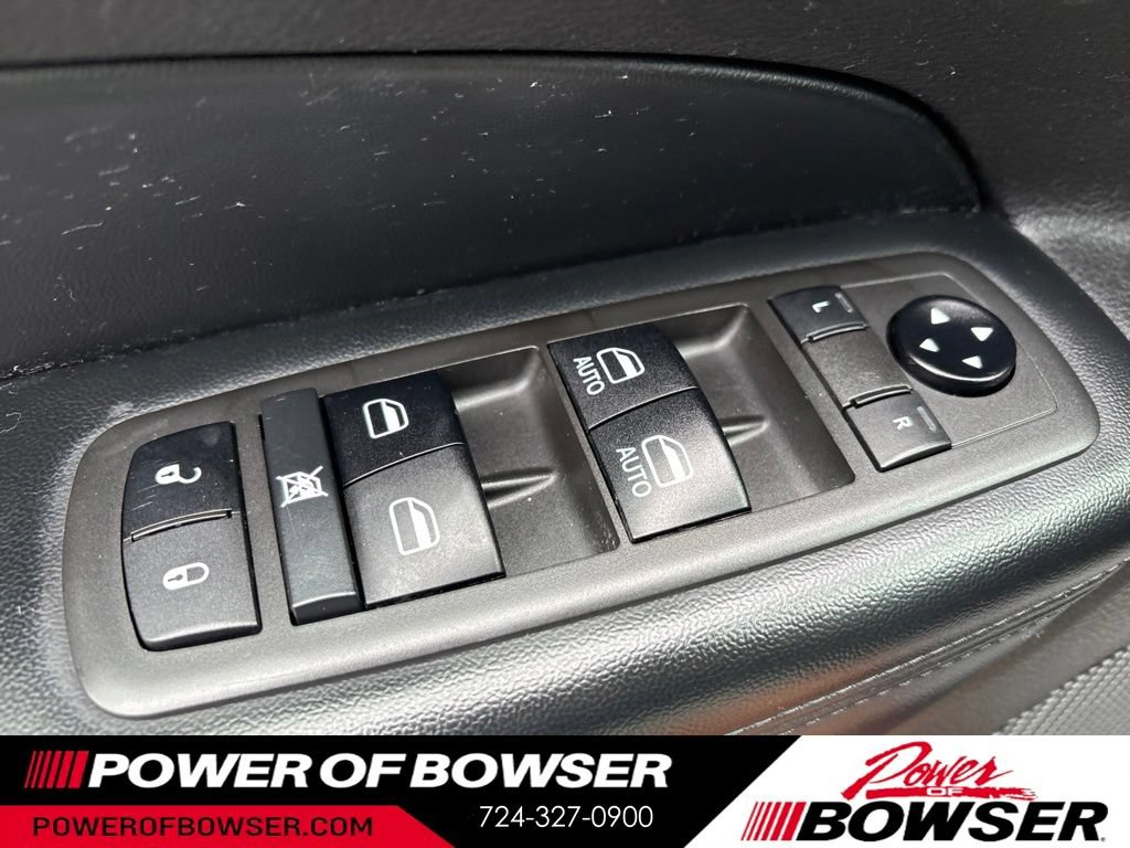 Used 2021 Jeep Grand Cherokee Laredo AWD/4WD image 12