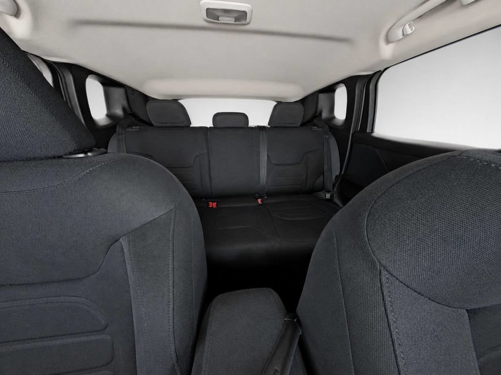 Used 2019 Jeep Renegade Latitude AWD/4WD image 23