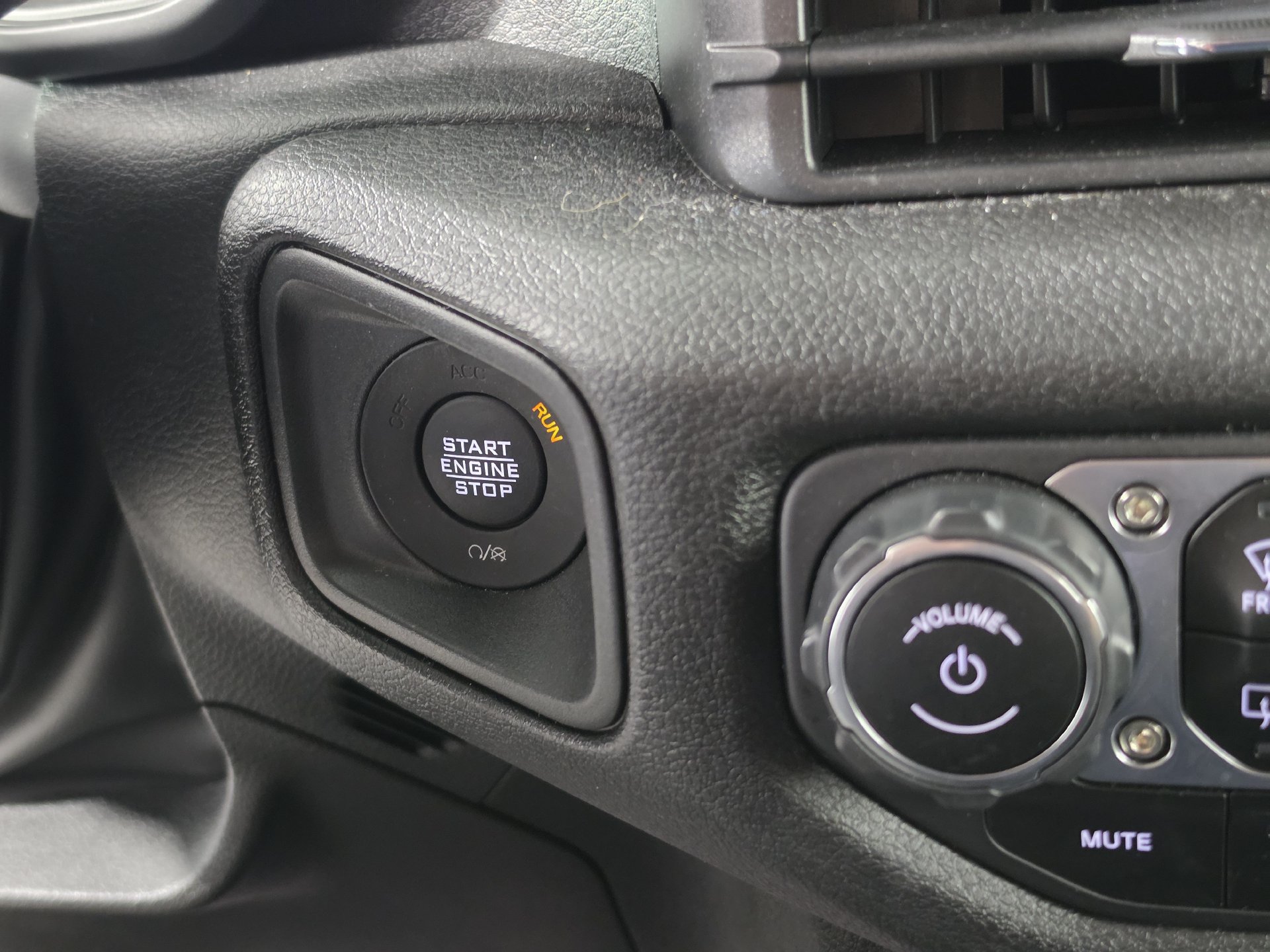 Used 2024 Jeep Wrangler Unlimited Sport AWD/4WD image 19