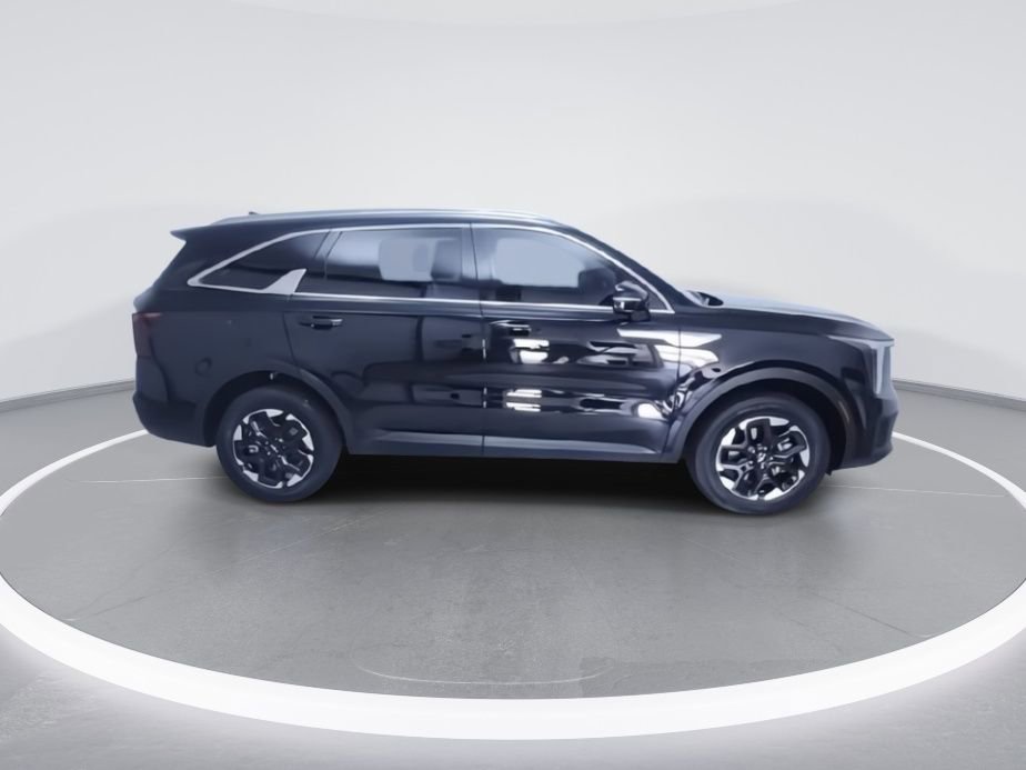 Used 2025 Kia Sorento S image 9