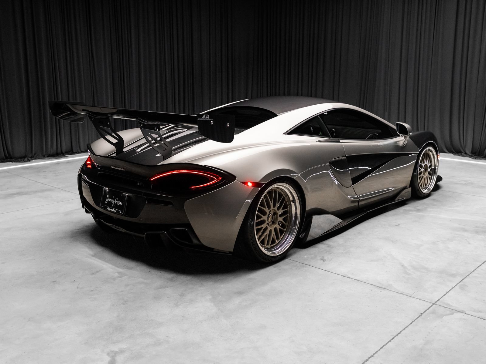 Used 2017 McLaren 570S Coupe RWD image 45