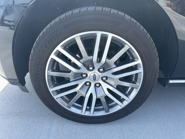 Used 2022 Ford Expedition Platinum image 2