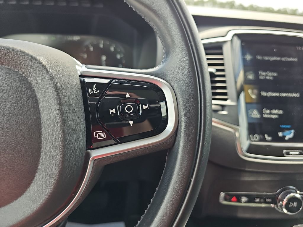 Used 2020 Volvo XC90 T5 Momentum w/ Protection Package image 22