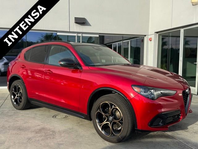 Used 2025 Alfa Romeo Stelvio Sprint image 1