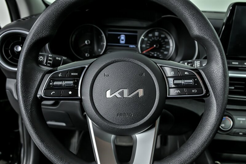 Used 2024 Kia Forte LXS FWD image 25
