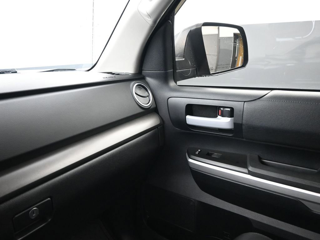 Used 2014 Toyota Tundra SR5 w/ SR5 Upgrade Package image 16