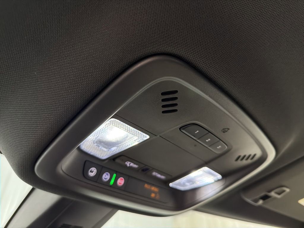 Certified 2023 Chevrolet Traverse LT w/ LPO, Floor Liner Package image 33