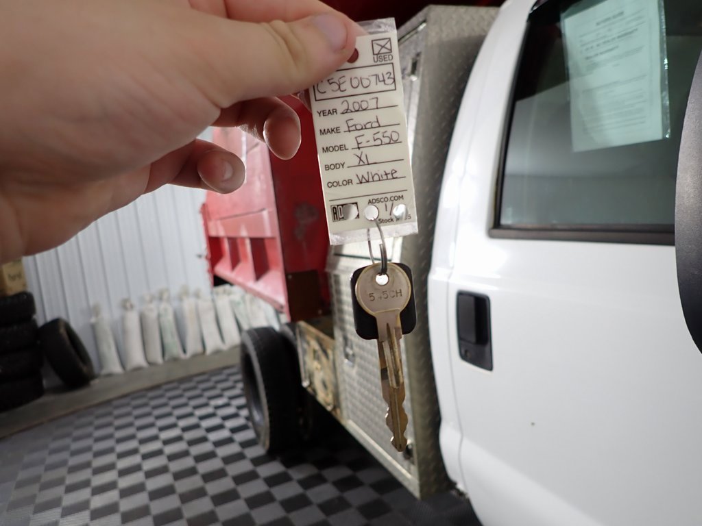 Used 2007 Ford F550 2WD Regular Cab Super Duty image 25