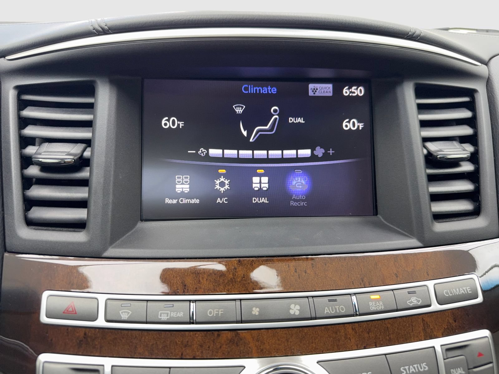 Used 2017 INFINITI QX60 FWD w/ Deluxe Technology Package image 25