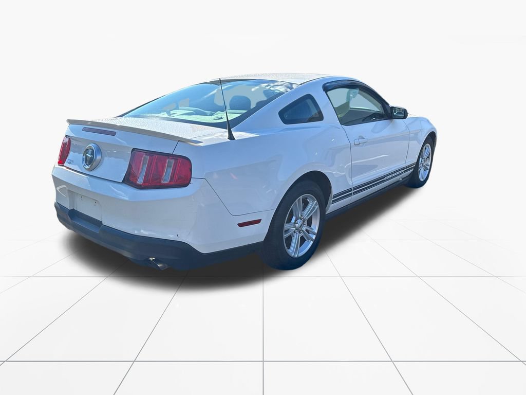 Used 2010 Ford Mustang Premium RWD image 8