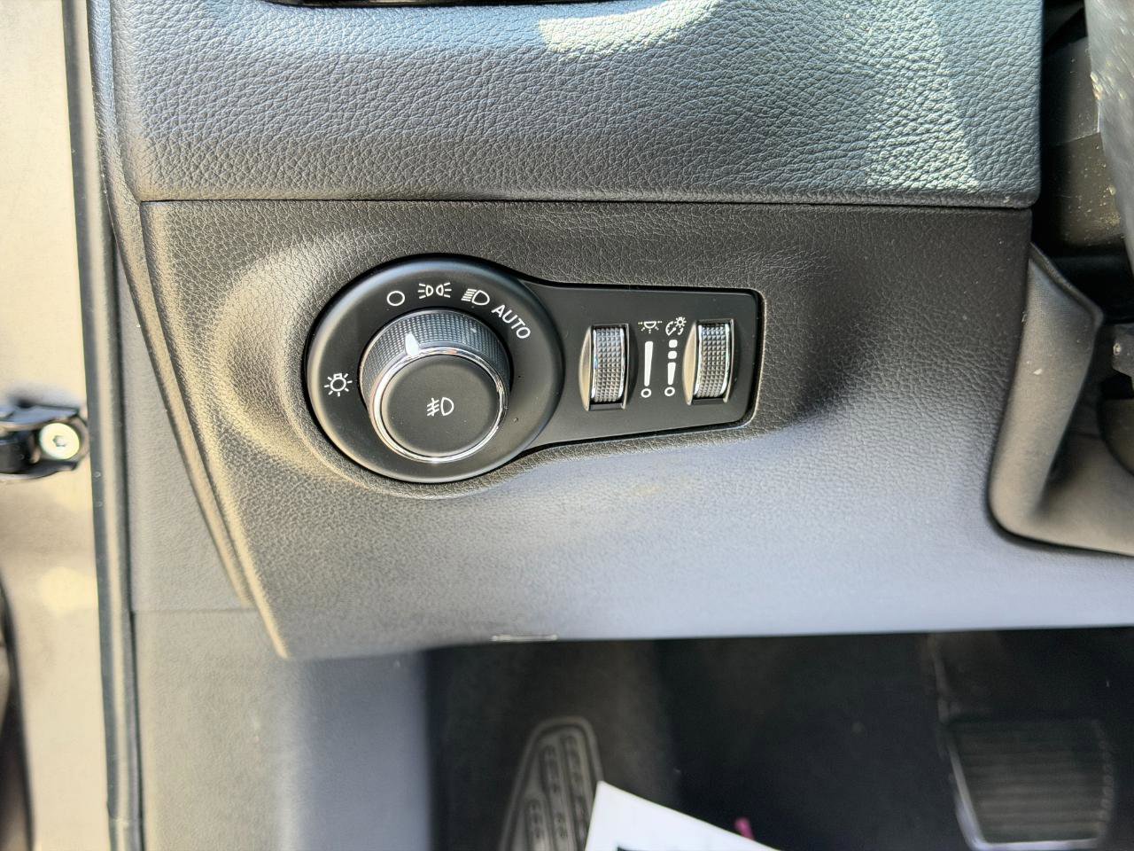 Used 2020 Jeep Compass Limited AWD/4WD image 18