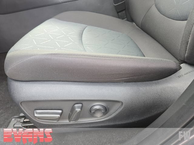 Used 2025 Toyota RAV4 XLE AWD/4WD image 20