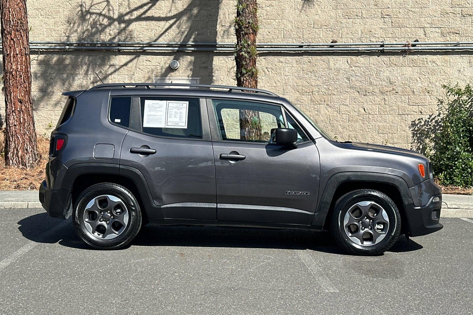 Used 2017 Jeep Renegade Sport w/ Power & Air Group FWD video 2