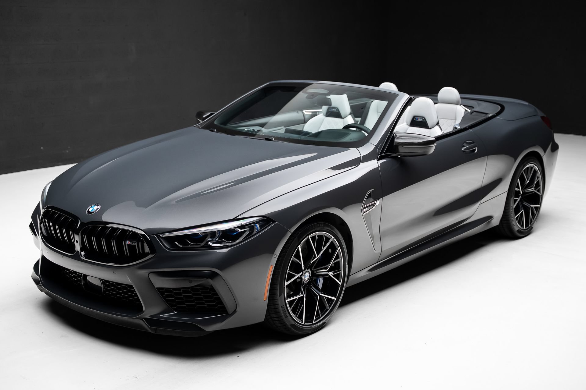 Used 2020 BMW M8 Convertible AWD/4WD image 7