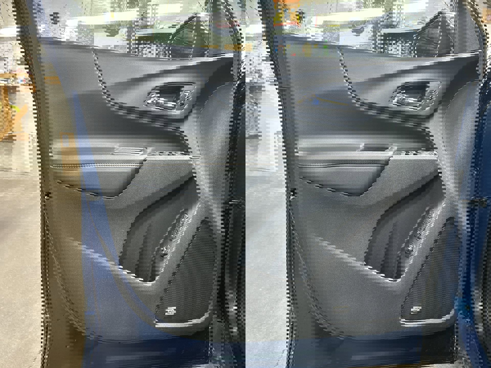 Used 2020 Chevrolet Equinox Premier image 23