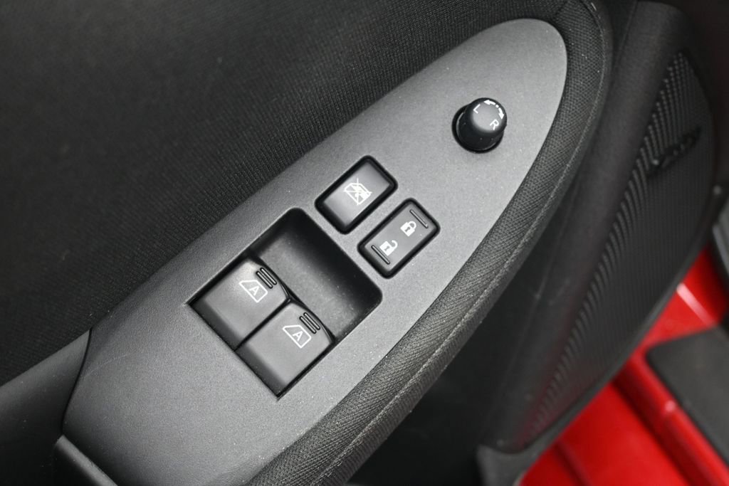 Used 2016 Nissan 370Z Coupe RWD image 15