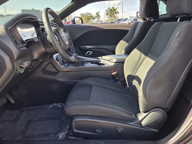 Used 2016 Dodge Challenger R/T w/ Driver Convenience Group RWD image 12