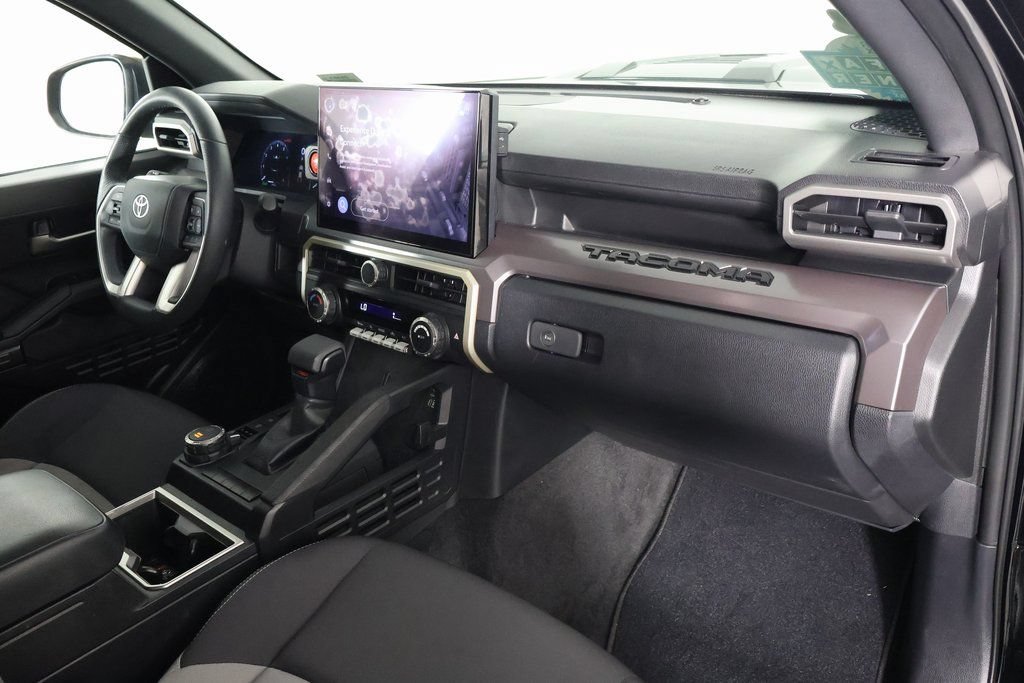 Used 2025 Toyota Tacoma TRD Sport AWD/4WD image 9