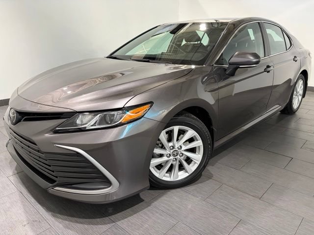 Used 2023 Toyota Camry LE w/ Convenience Package FWD image 1