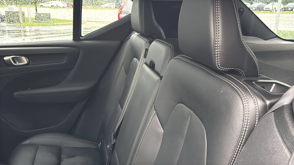 Used 2023 Volvo XC40 B5 Plus w/ Climate Package AWD/4WD image 11