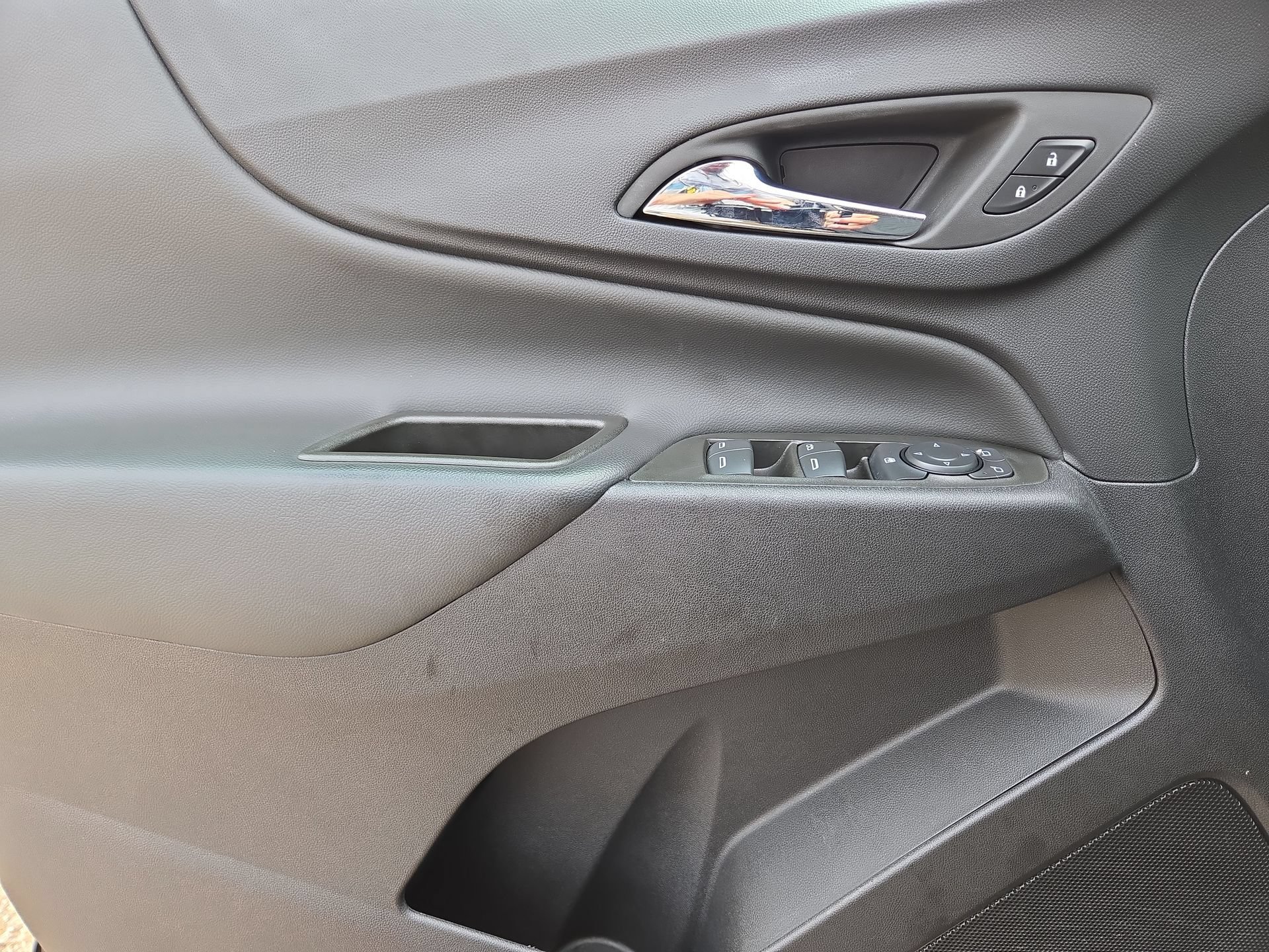Used 2024 Chevrolet Equinox LT FWD image 15
