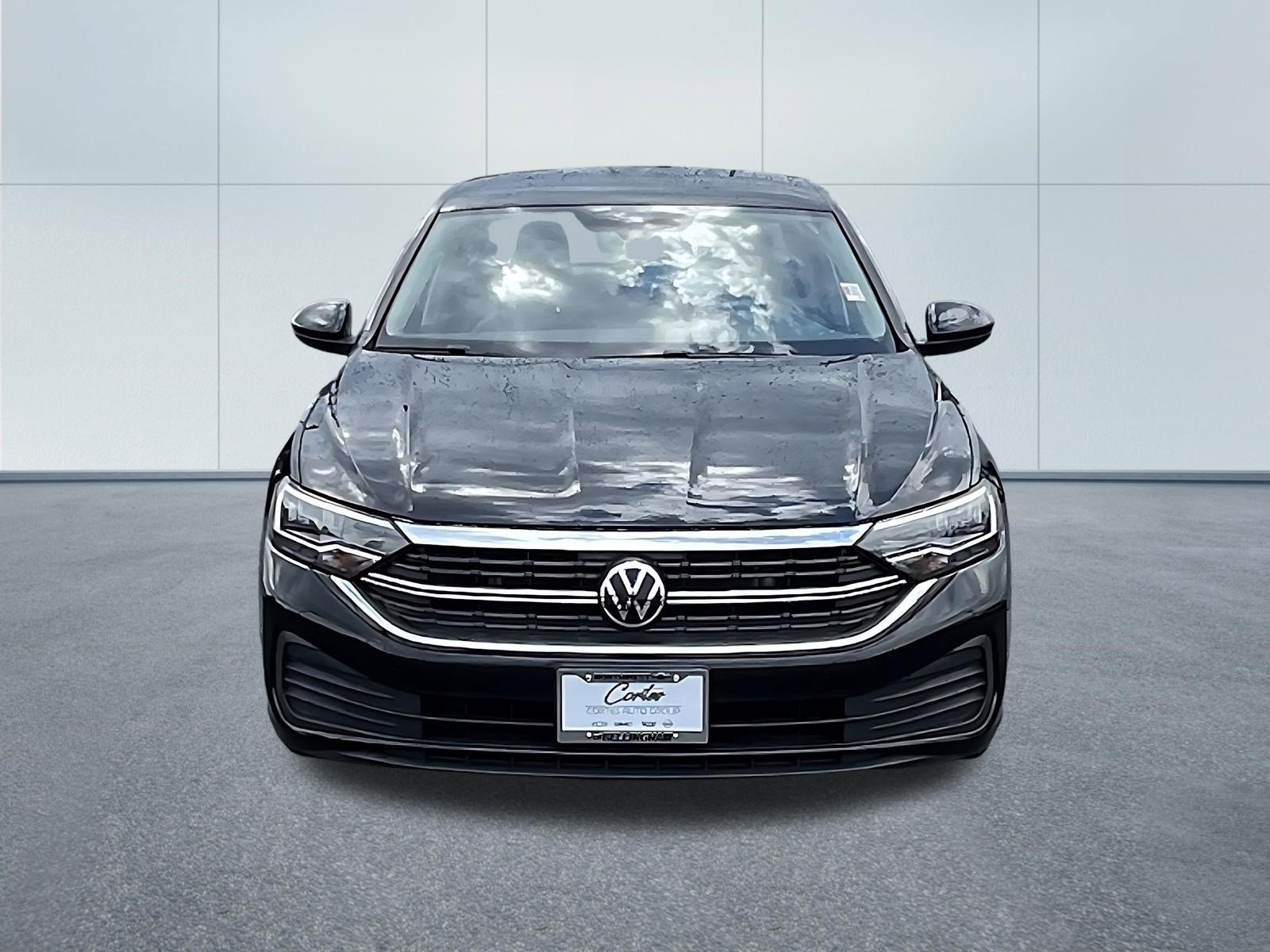 Used 2024 Volkswagen Jetta SE FWD image 2