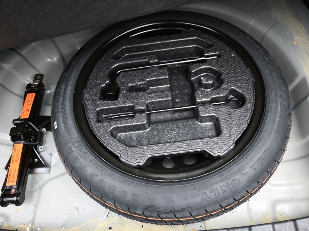 Used 2024 Nissan Sentra SV w/ SV Premium Package FWD image 22