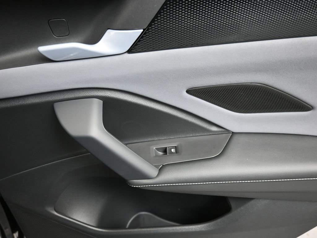 New 2026 Volkswagen Tiguan SE image 15