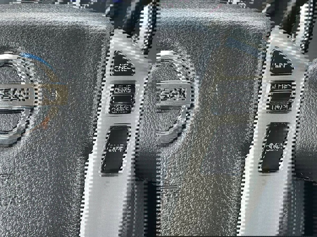 Used 2016 Nissan Titan SL image 31