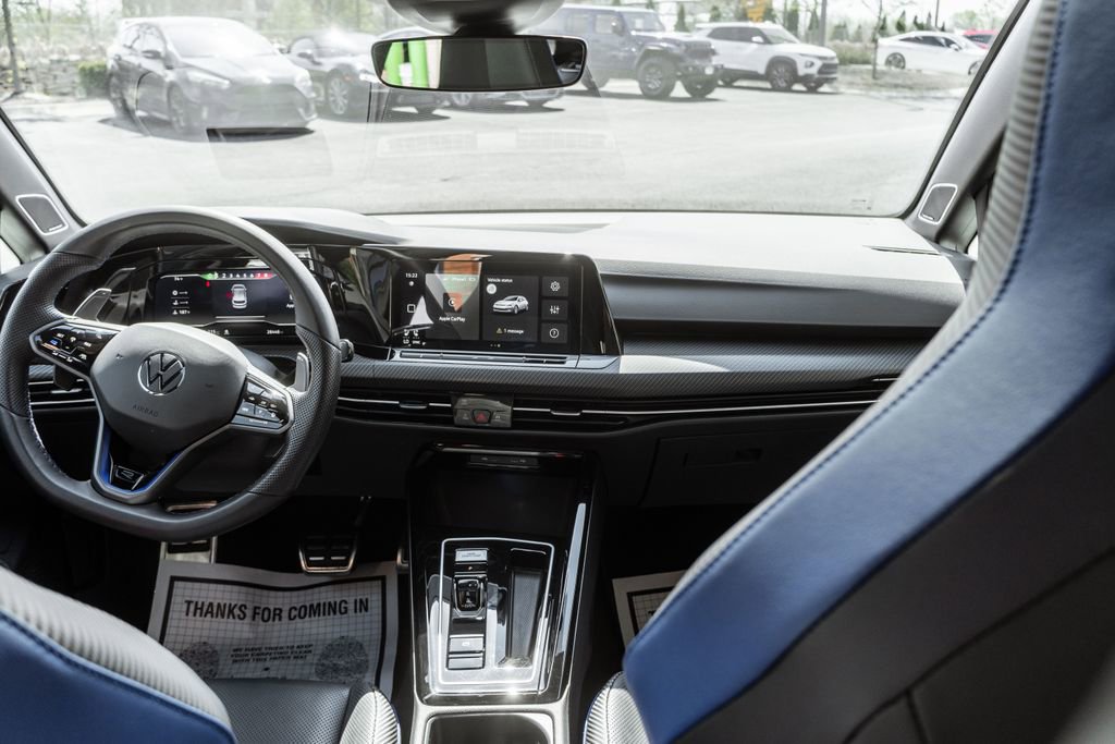 Used 2024 Volkswagen Golf R image 9