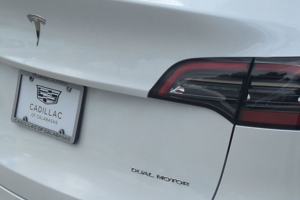 Used 2022 Tesla Model Y Long Range AWD/4WD image 23