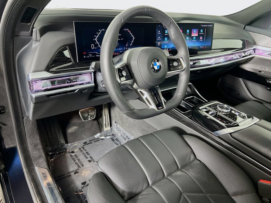 Used 2025 BMW 740i xDrive AWD/4WD image 9