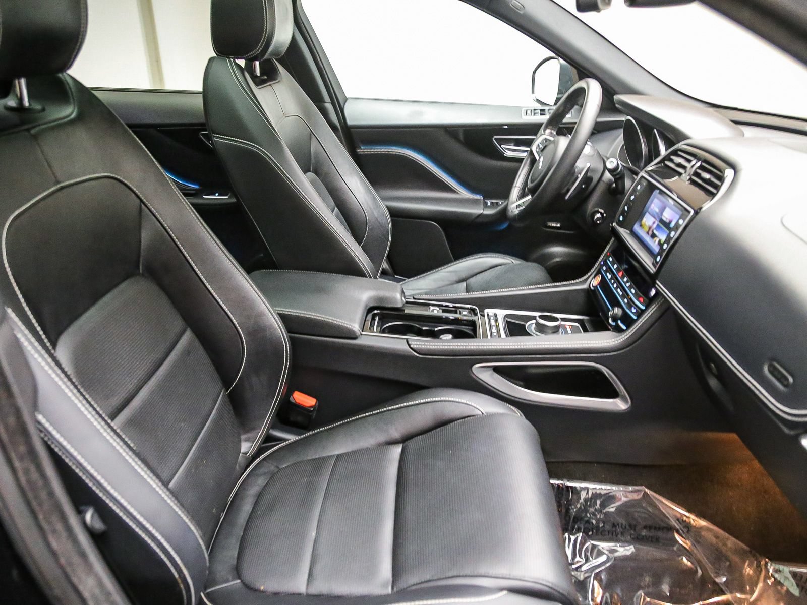 Used 2018 Jaguar F-PACE R-Sport AWD/4WD image 16