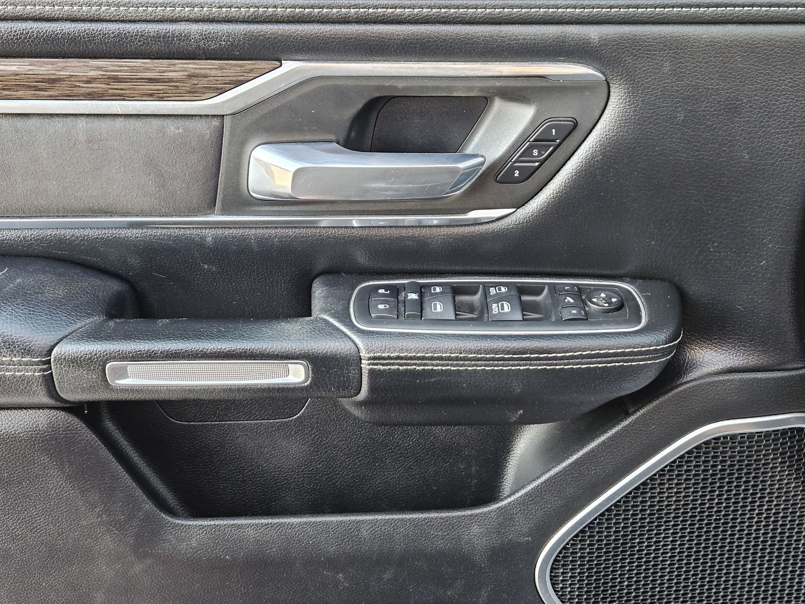 Used 2020 RAM 1500 Laramie AWD/4WD image 29