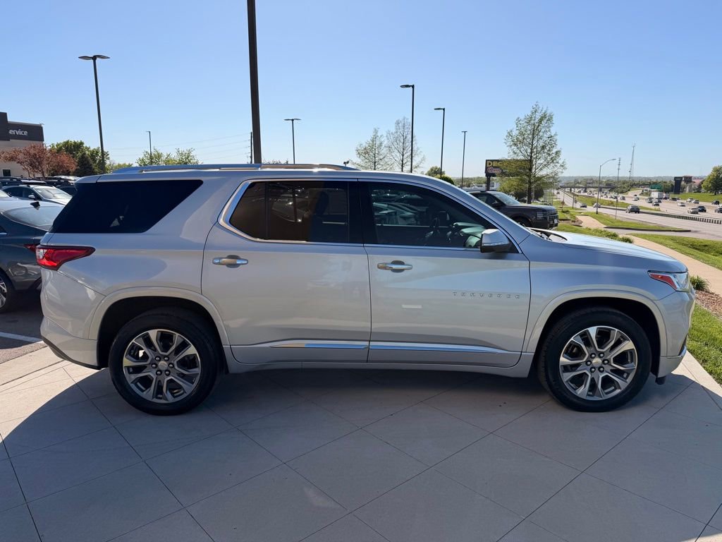 Used 2021 Chevrolet Traverse Premier w/ LPO, Floor Liner Package AWD/4WD image 6
