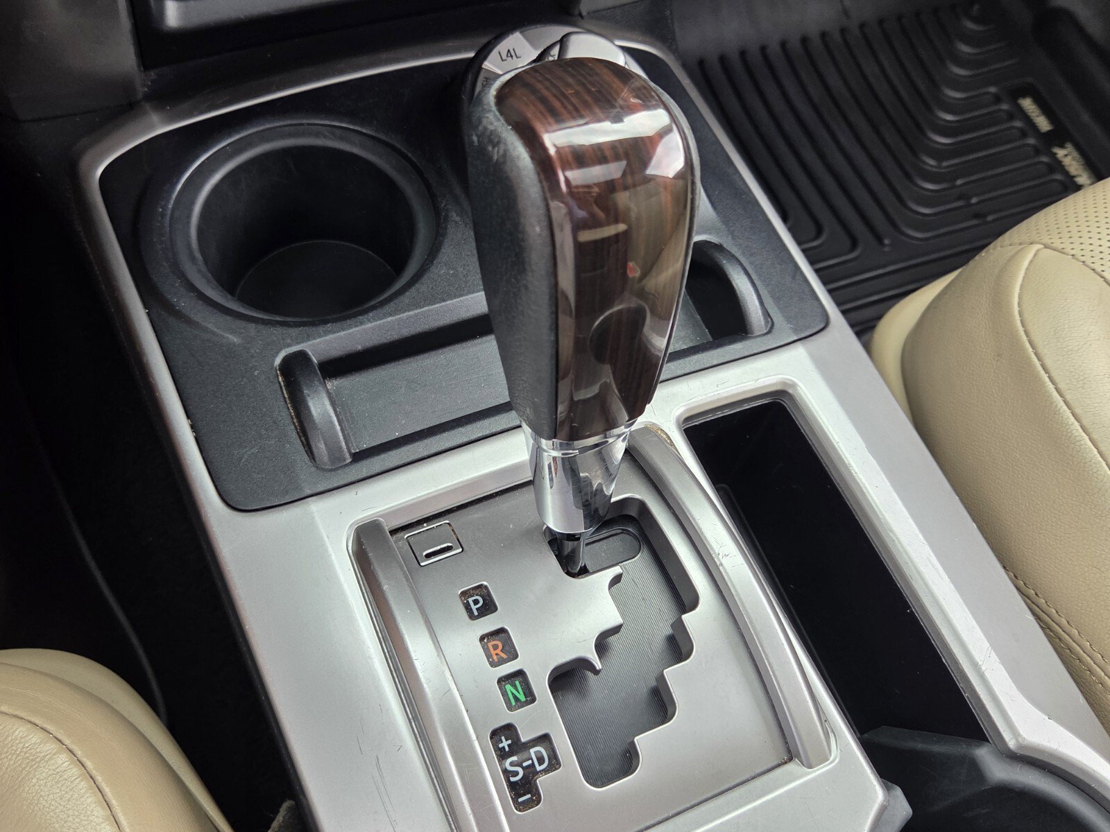 Used 2015 Toyota 4Runner Limited AWD/4WD image 16