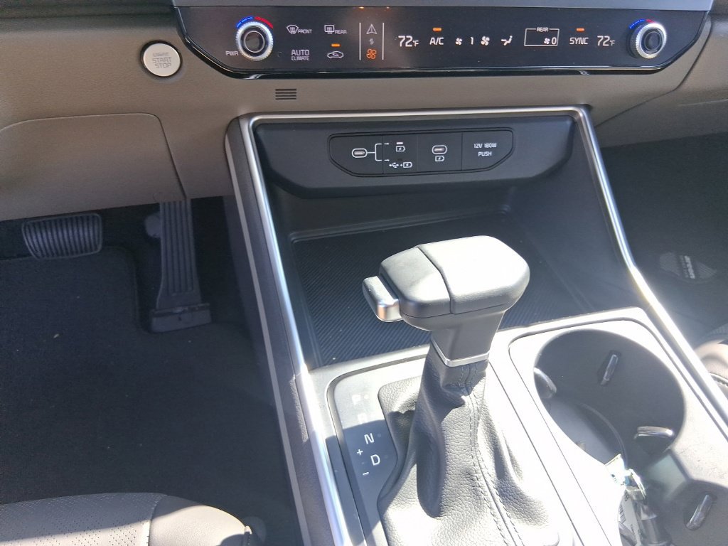 Certified 2026 Kia Carnival FWD image 16