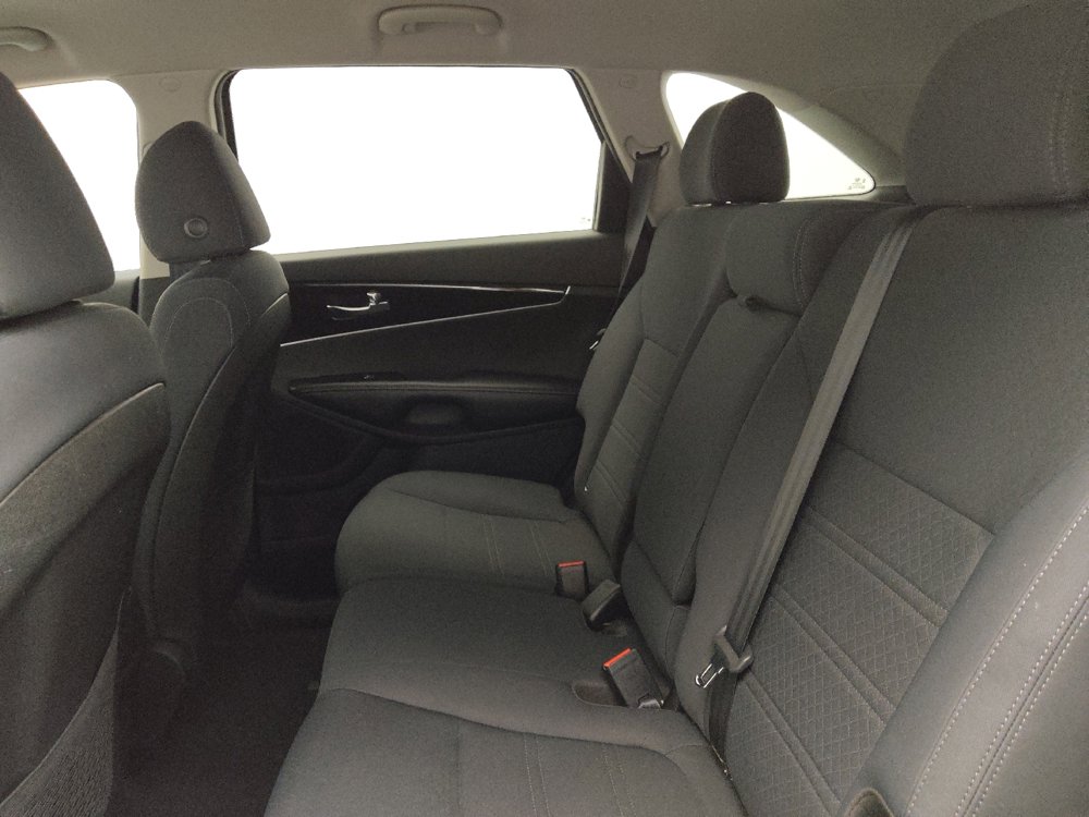 Used 2019 Kia Sorento LX image 18