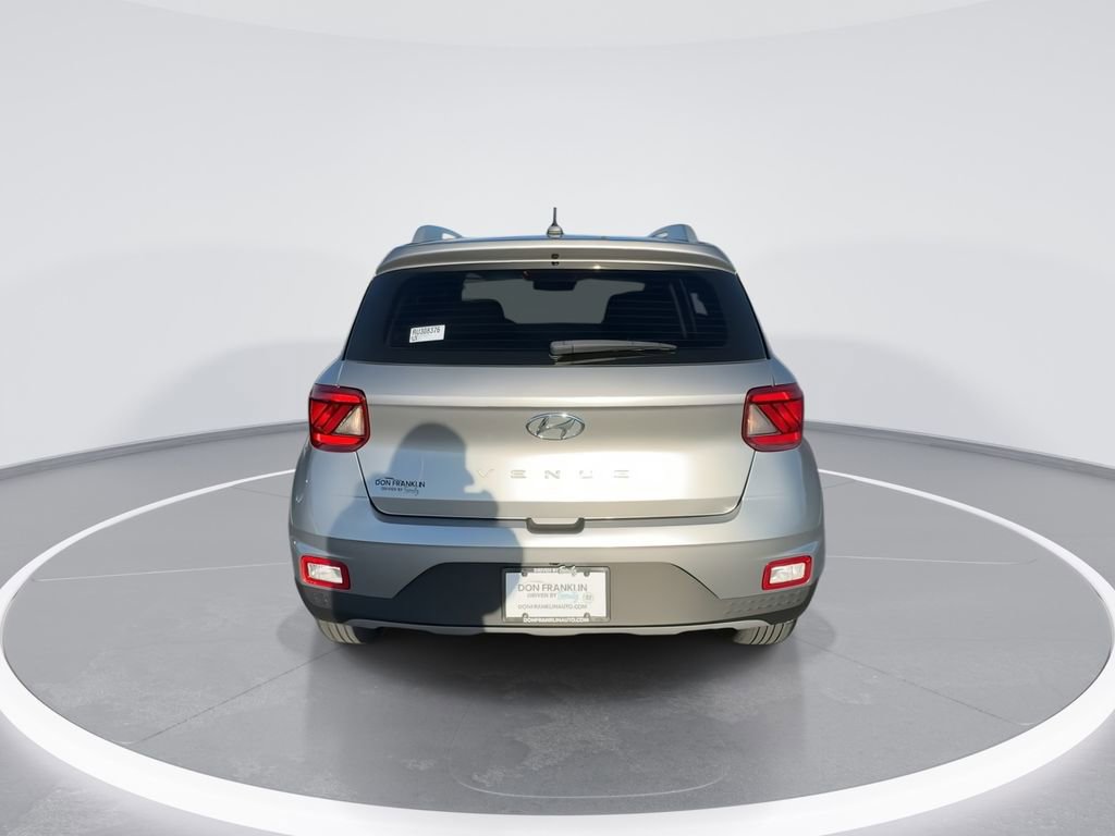 Used 2024 Hyundai Venue SEL image 7