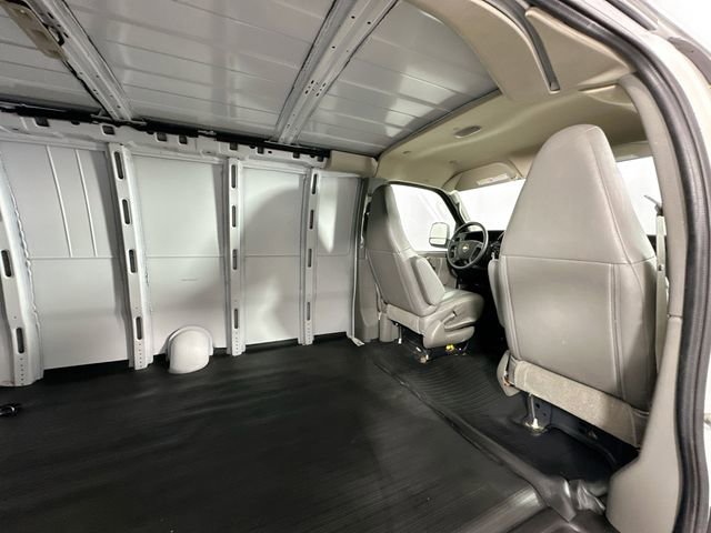 Used 2024 Chevrolet Express 3500 Extended w/ Driver Convenience Package RWD image 23