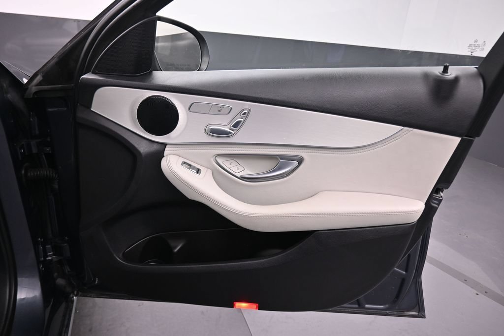 Used 2016 Mercedes-Benz C 300 4MATIC Sedan image 39