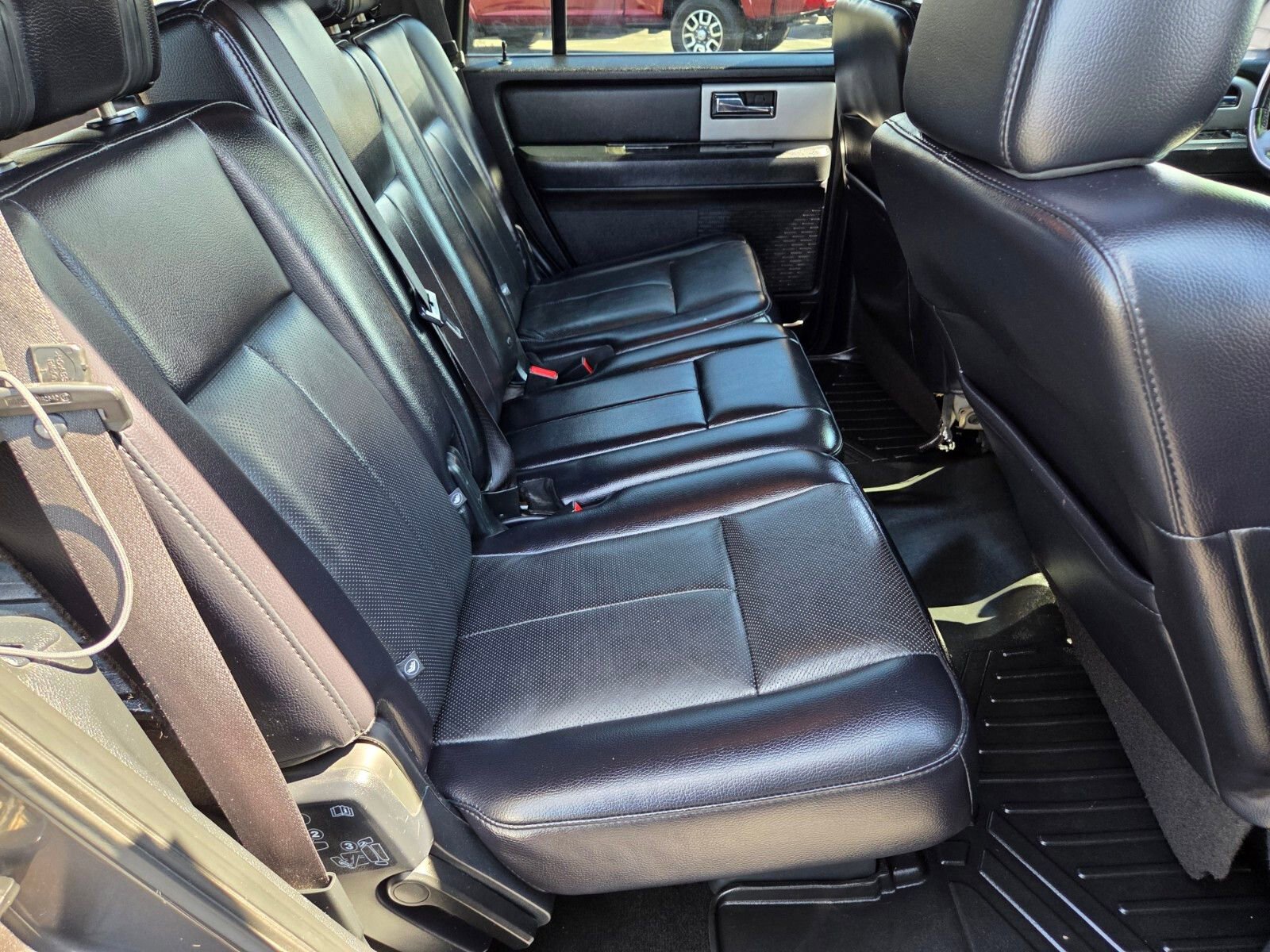 Used 2017 Ford Expedition Limited AWD/4WD image 14