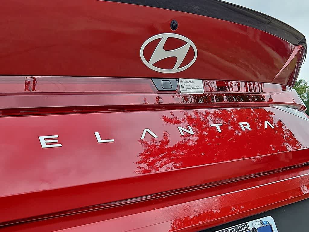 Certified 2025 Hyundai Elantra Sport FWD image 30