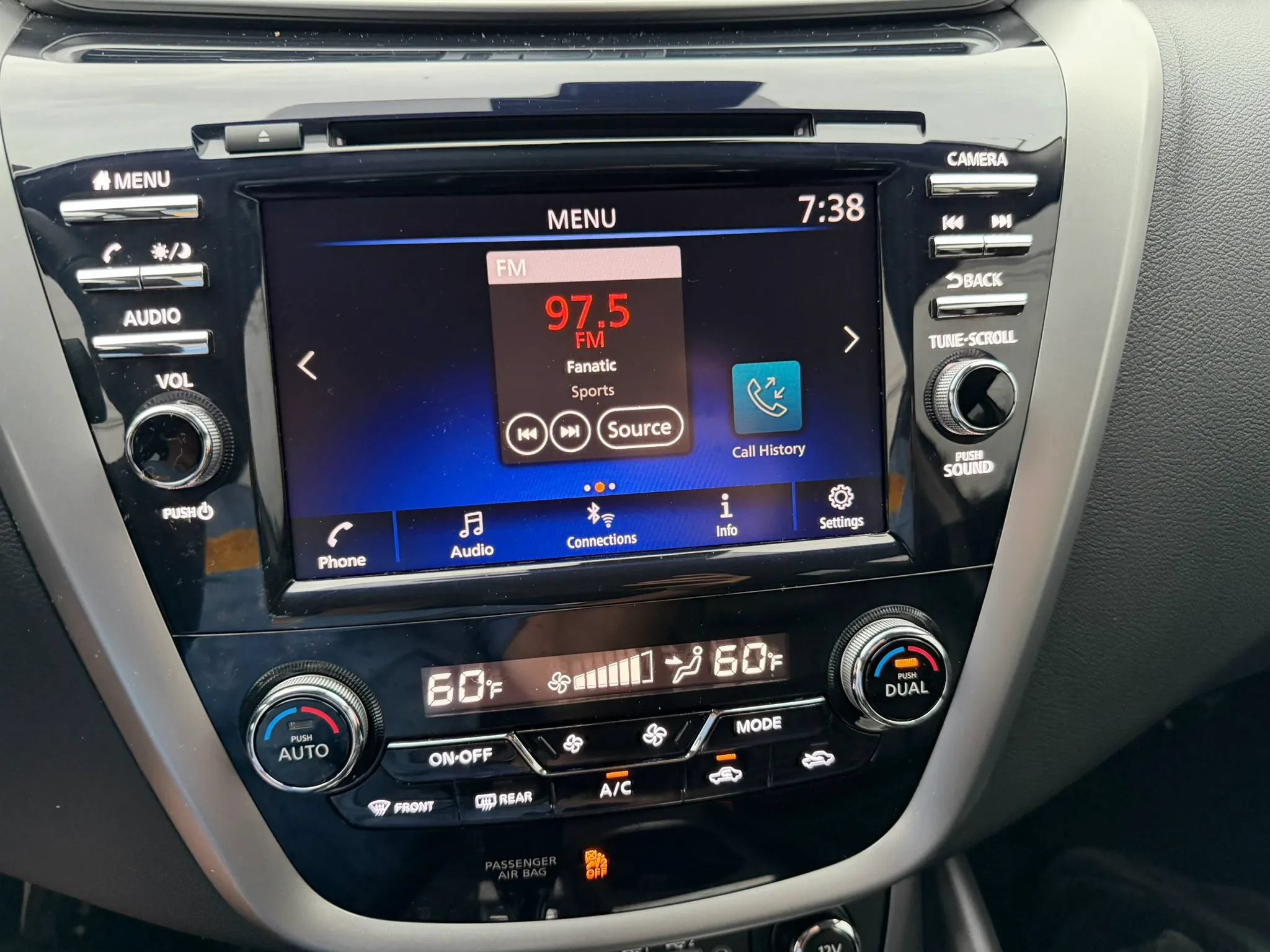 Used 2024 Nissan Murano SV AWD/4WD image 23