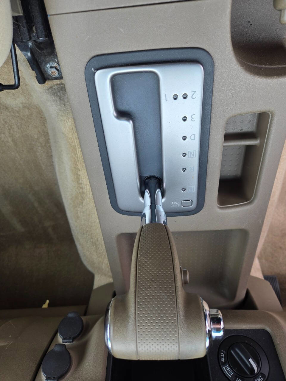 Used 2005 Nissan Frontier LE w/ (J01) Sunroof Pkg image 21