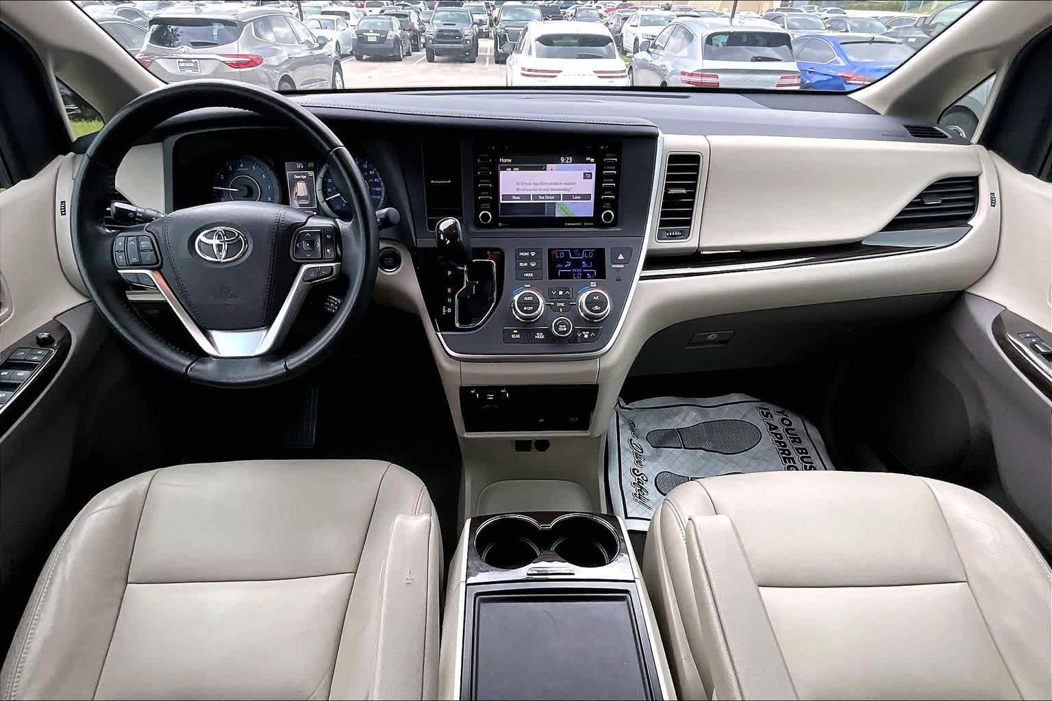 Used 2020 Toyota Sienna XLE Premium FWD image 15