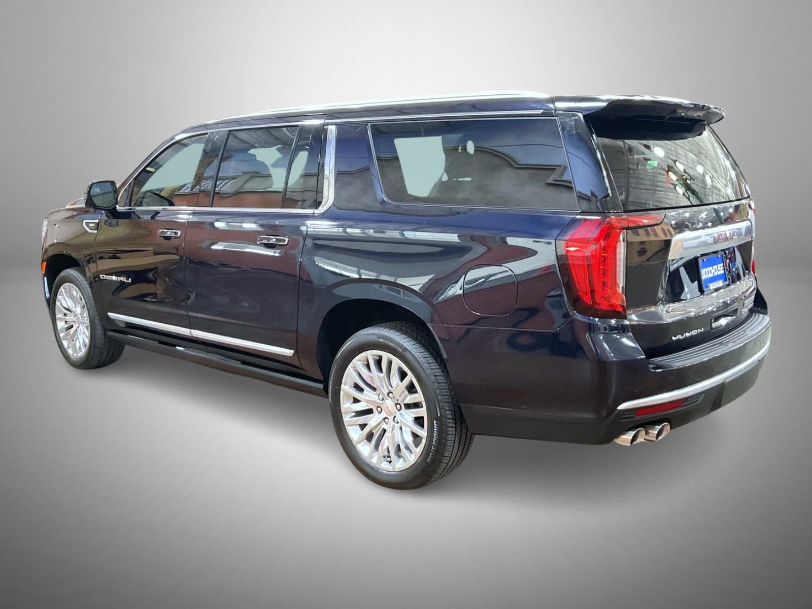 Used 2023 GMC Yukon XL Denali AWD/4WD image 7